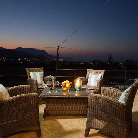 Mike's I Luxury Above The Sea Apartament *