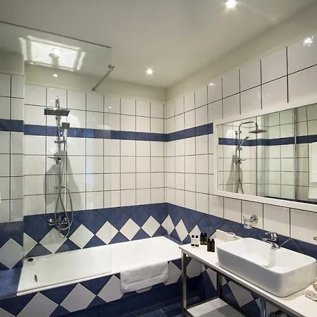 Mike's I Luxury Above The Sea Apartmán